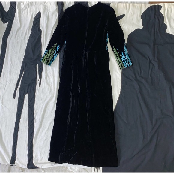 1960s Designer Silk Velvet Evening Gown w Elaborate Floral Embroidery Boho Glam - Picture 6 of 14